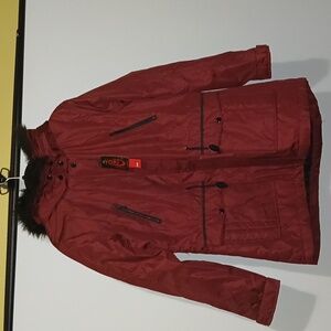 Yoki Sport Woman Sherpa Lined burgundy faux fur trim hooded coat size Large NWT